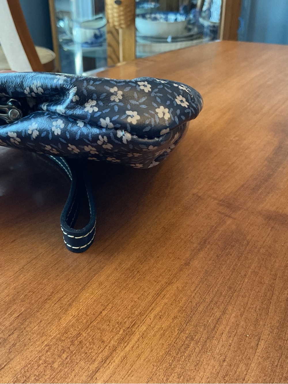 Patricia Nash Navy Floral Kiss-Lock Wristlet - Picture 4 of 9